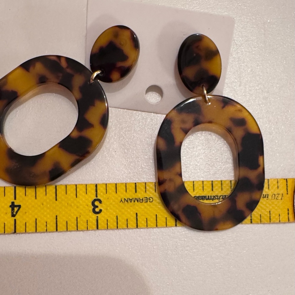 Tortoise Shell Oval Drop Earrings - image 4